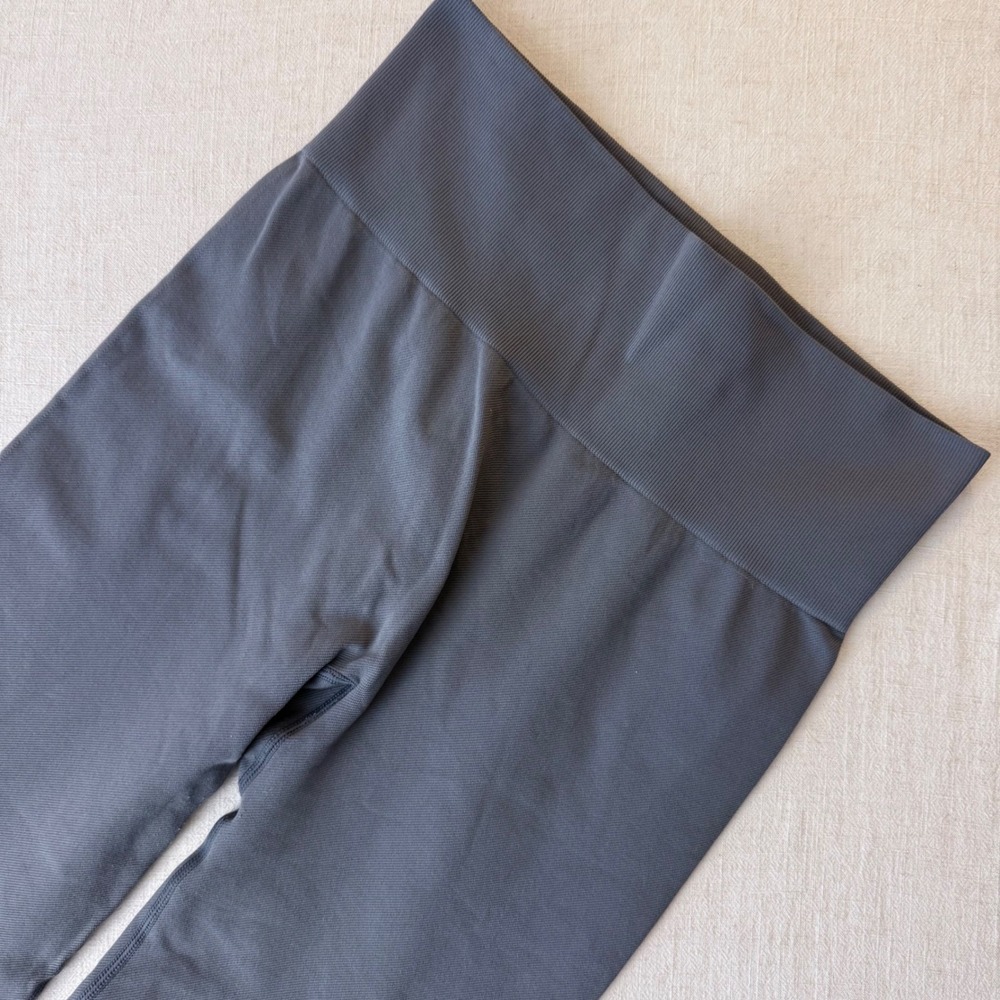 OQQ‎ Grey Ribbed High Waisted Seamless Leggings Athletic Pants Womens Medium - Picture 7 of 8